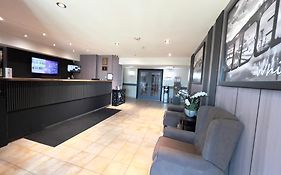 Super 8 By Wyndham Whitecourt